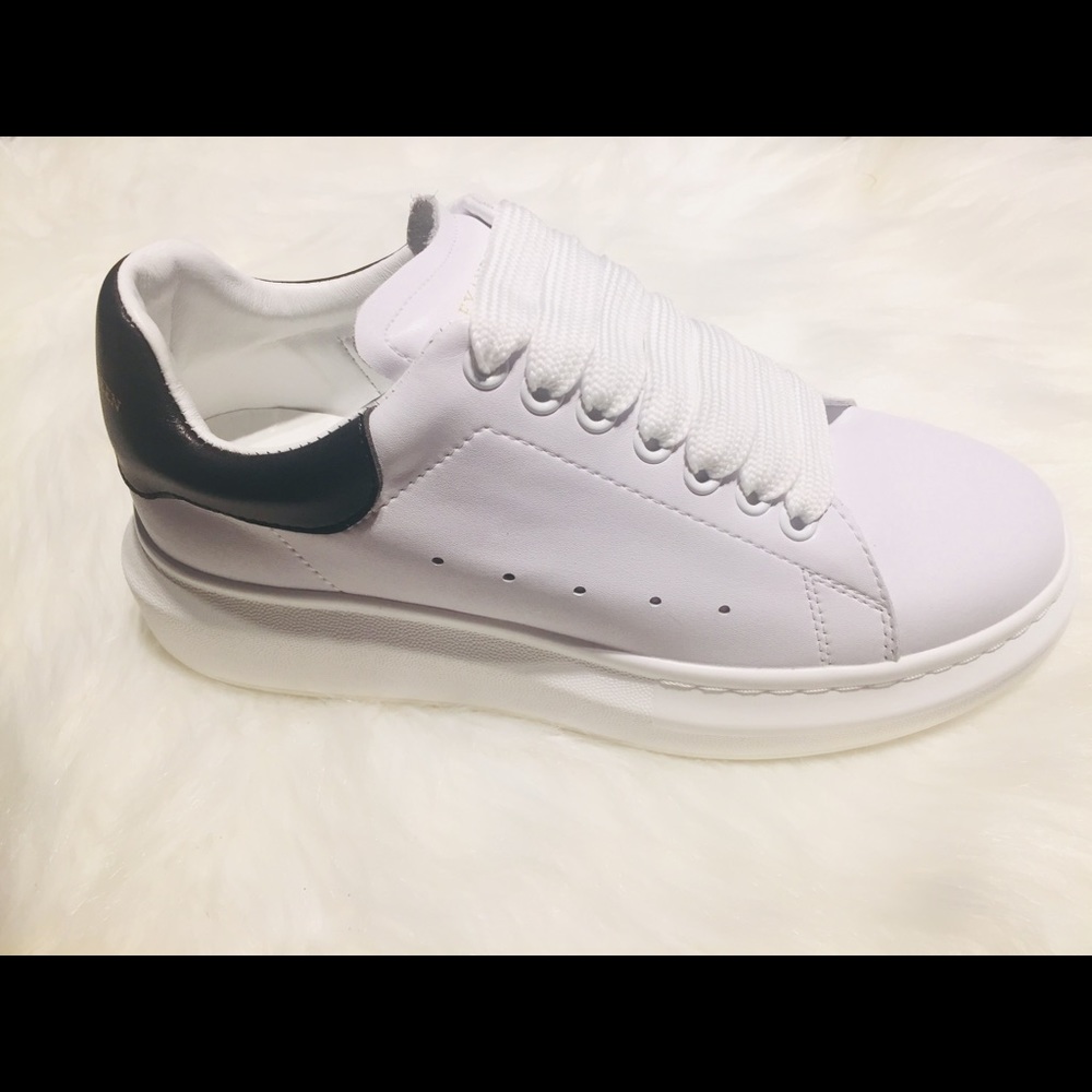 Alexander McQueen Oversized-Sole Leather Sneakers